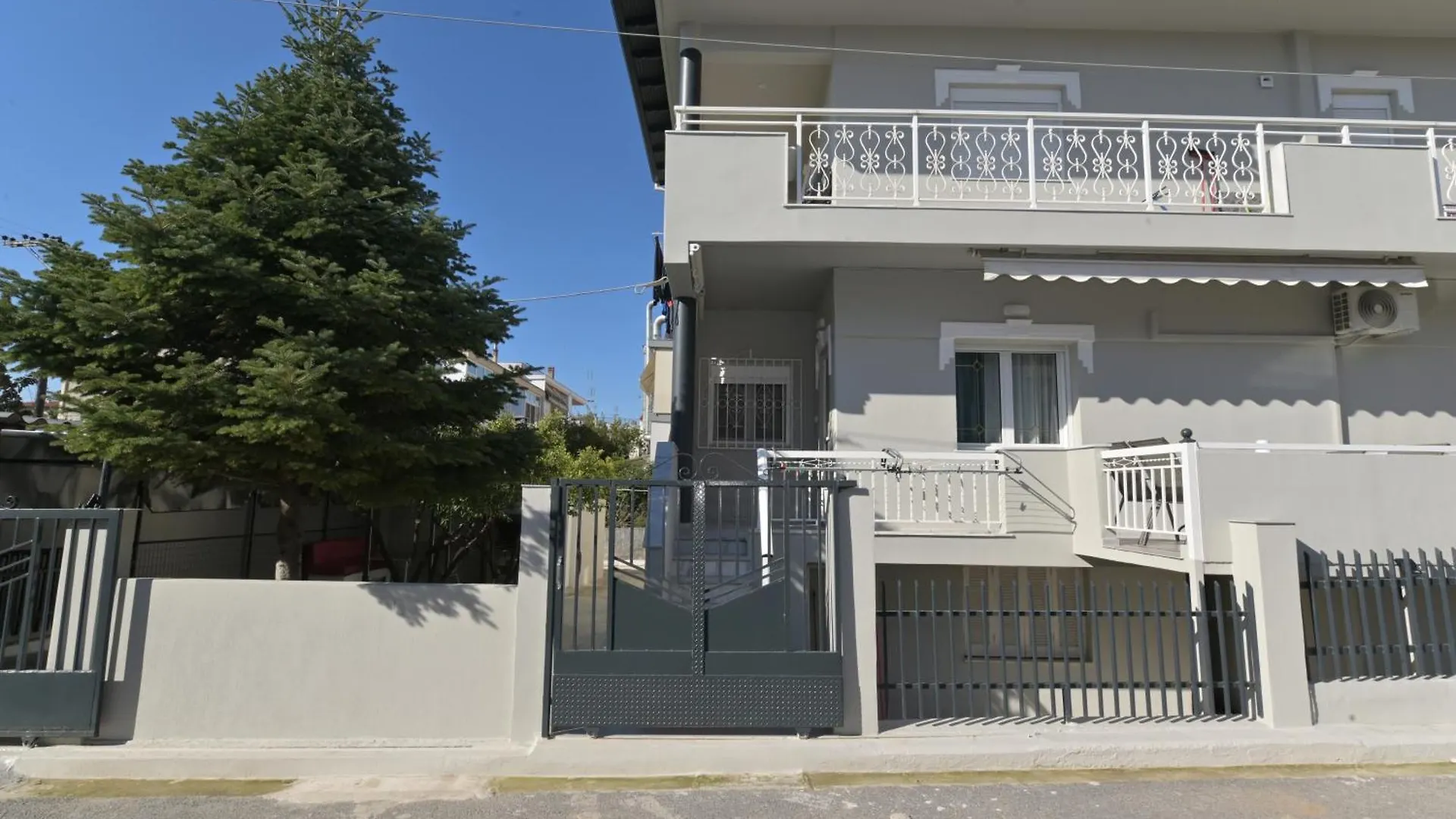 Casa Blue - 15 Min To Beach Nea Moudania Apartment