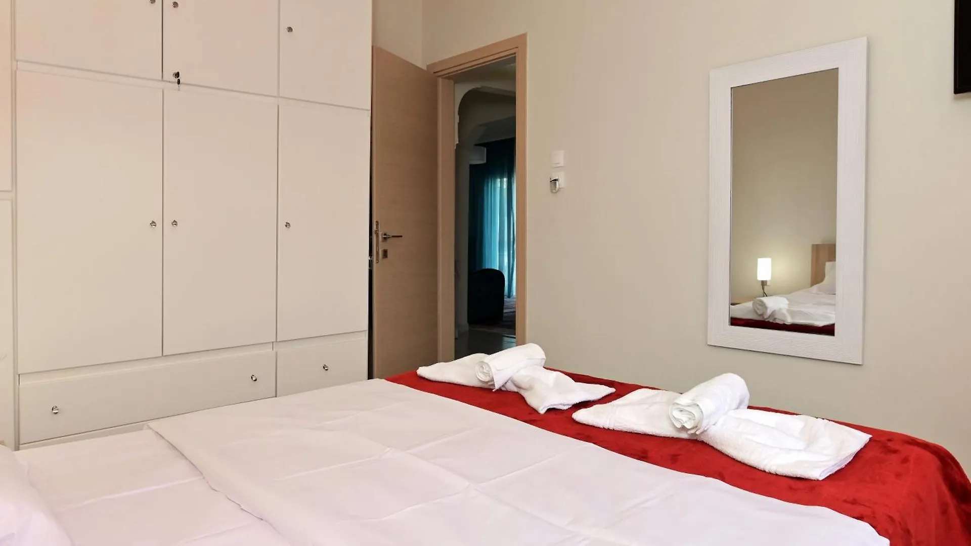Casa Blue - 15 Min To Beach Nea Moudania Apartment
